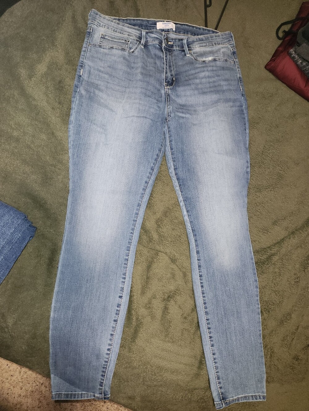 Denizen Levis Mid Rise Skinny Jeans *NWOT*